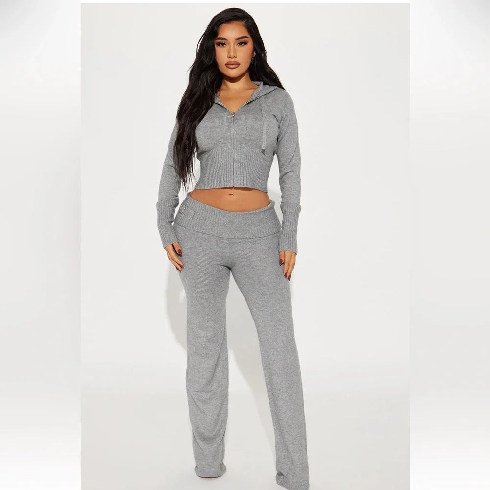 Fashion Nova Cropped Sweater Pant Set - Picture 3 of 3
